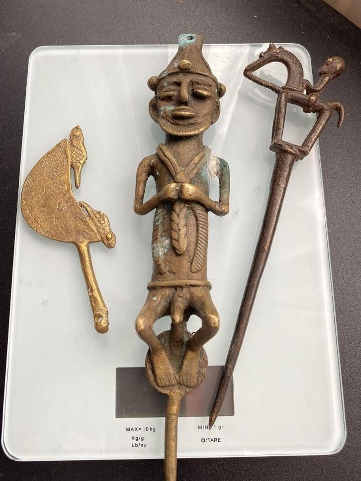 Tribal art bronzen stafhoofden s13, Antiek en Kunst, Kunst | Niet-Westerse kunst, Ophalen of Verzenden