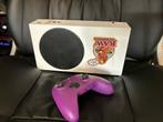 Xbox Series S met paarse controller – amper gebruikt, Games en Spelcomputers, Spelcomputers | Xbox | Accessoires, Ophalen, Controller
