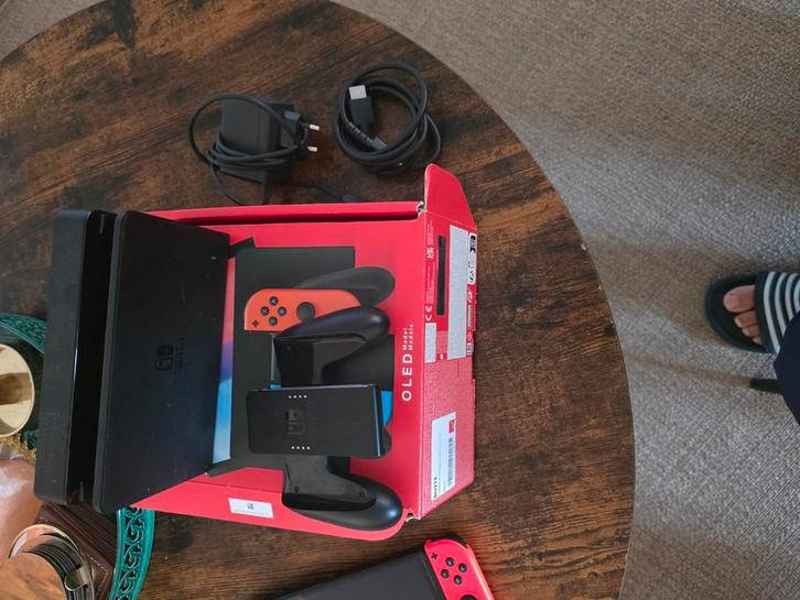 OLED-schakelaar, Games en Spelcomputers, Spelcomputers | Nintendo Switch, Zo goed als nieuw, Switch OLED, Ophalen
