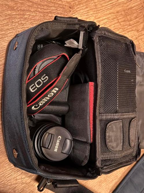 Canon eos 2000D, Audio, Tv en Foto, Foto | Cameratassen, Zo goed als nieuw, Canon, Ophalen of Verzenden