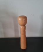 Nambu Kina-Kina kokeshi van Susumago Jitutaro (1908-1984), Antiek en Kunst, Verzenden