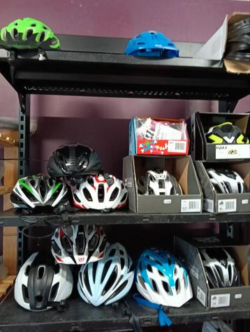 Casques de vélo variés, Enlèvement ou Envoi, Comme neuf
