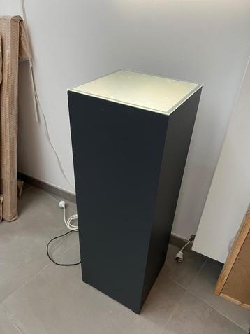SOCLES rétro-éclairés beschikbaar voor biedingen