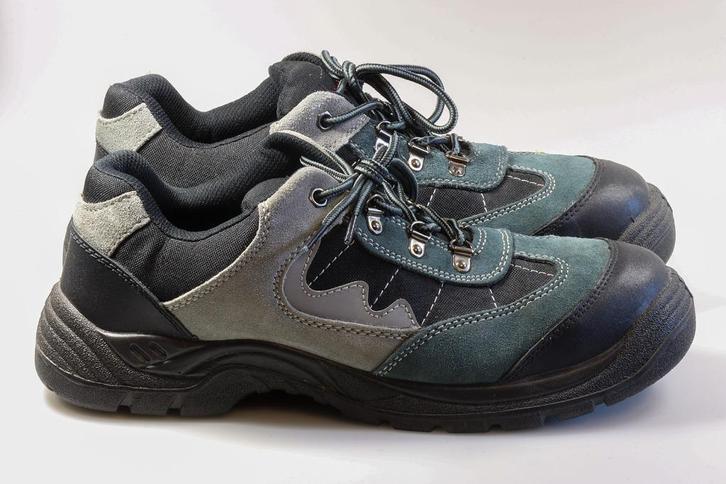 schoenen laag model met stalen tip maat 46, nieuw, Kleding | Heren, Schoenen, Nieuw, Werkschoenen, Ophalen of Verzenden