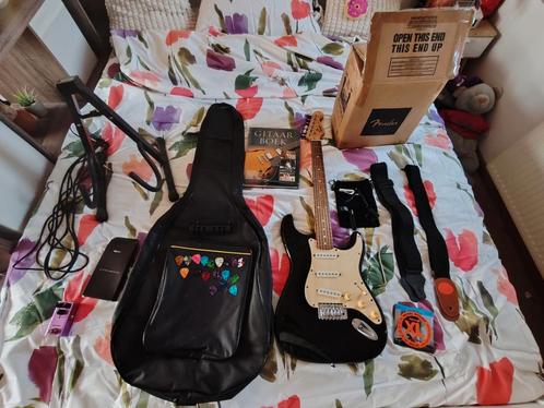 FENDER SQUIER ELEKTRISCHE GITAAR TE KOOP, Muziek en Instrumenten, Versterkers | Bas en Gitaar, Gebruikt, Gitaar, Ophalen