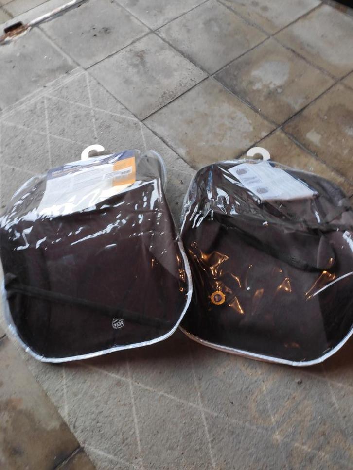 Lendensteun, Auto diversen, Autohoezen, Zo goed als nieuw