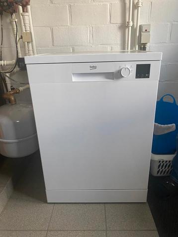 Vaatwasser Beko amper gebruikt beschikbaar voor biedingen