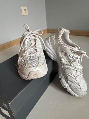 Sneakers sportschoen white new balance model MR530 unisex beschikbaar voor biedingen