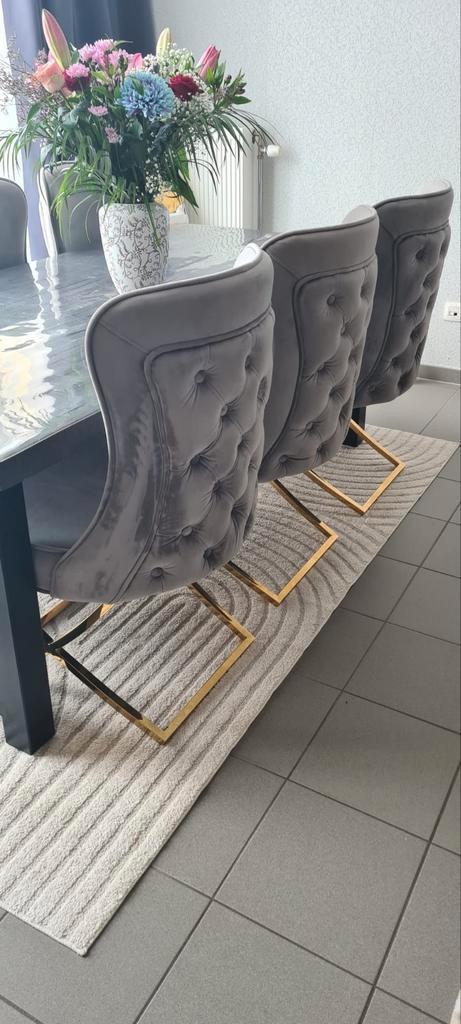 MOOIE TAFEL MET EVENTUEEL 6 STOELEN, Huis en Inrichting, Complete eetkamers, Zo goed als nieuw, Ophalen