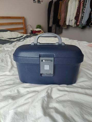 Delsey Beautycase donkerblauw beschikbaar voor biedingen