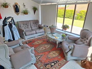 2 zit en 2 x 1 zit. ideaal voor in een veranda. Houten kader beschikbaar voor biedingen