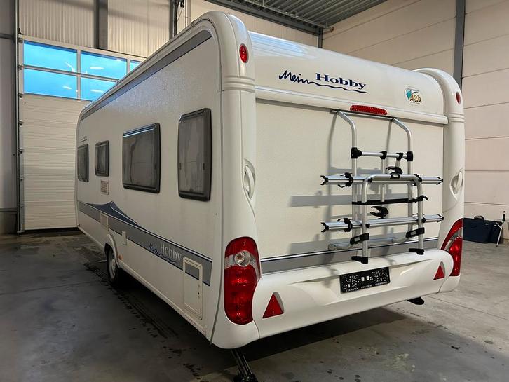 Caravan hobby, Caravans en Kamperen, Caravans, Particulier, tot en met 4, 1250 - 1500 kg, Rondzit, Hobby, 2 aparte bedden, 5 tot 6 meter