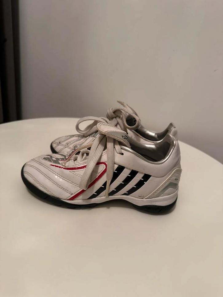 Adidas voetbalschoenen maat 29 kunstgras of hardcourt, Sport en Fitness, Voetbal, Gebruikt, Ophalen of Verzenden