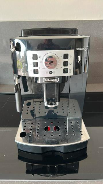 Delonghi Magnifica S koffiemachine beschikbaar voor biedingen