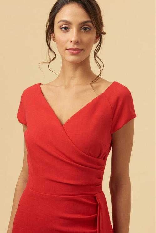 The Pretty Dress EU42 / UK18, Kleding | Dames, Jurken, Nieuw, Maat 42/44 (L), Rood, Knielengte, Ophalen of Verzenden