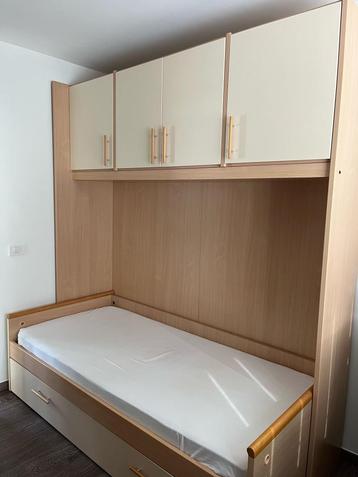 MOOIE TIENERSLAAPKAMER beschikbaar voor biedingen