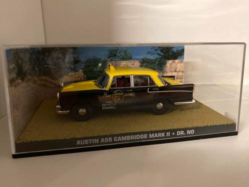 Austin A55 Cambridge - James Bond, Hobby en Vrije tijd, Modelauto's | 1:43, Auto, Universal Hobbies, Ophalen of Verzenden