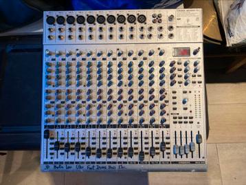 Behringer UB2442 FX 16 entrées, Musique & Instruments, Tables de mixage, Enlèvement, Utilisé