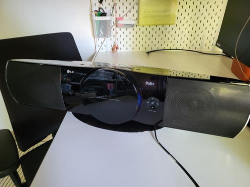 LG Electronics - DVD-Video, CD, Radio speler - type FB 44, Audio, Tv en Foto, Radio's, Zo goed als nieuw, Radio, Met cd-speler