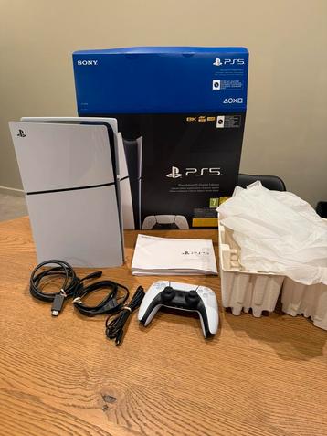 Playstation 5 slim digital edition + headset beschikbaar voor biedingen