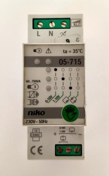 Universele modulaire dimmer - Niko 05-715 (3 beschikbaar), Doe-het-zelf en Bouw, Elektriciteit en Kabels, Zo goed als nieuw, Schakelaar