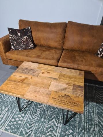 Handmade rustic style coffeetable beschikbaar voor biedingen