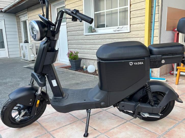 25/u elektrische scooter, zonder rijbewijs/ zonder kenteken, Fietsen en Brommers, Brommers | Overige merken, Zo goed als nieuw