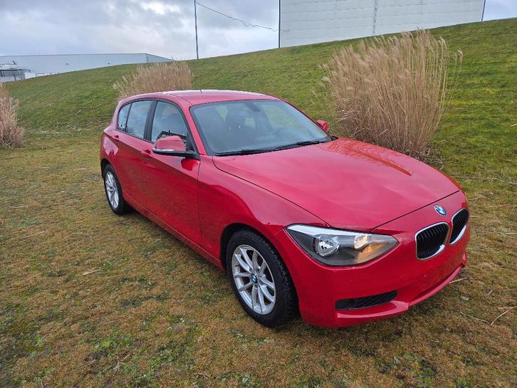 BMW 114i 2014, Autos, BMW, Particulier, Série 1, ABS, Airbags, Air conditionné, Bluetooth, Ordinateur de bord, Verrouillage central