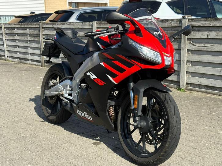 Aprillia rs4 125, Motoren, Motoren | Aprilia, Particulier, Sport, 11 kW of minder, 1 cilinder, Minimaal motorrijbewijs A1, ABS
