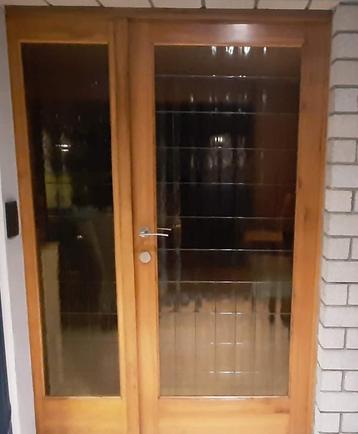 deur  GLas kan alleen afgehaald worden beschikbaar voor biedingen