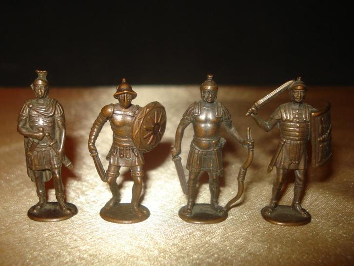 KINDER Série Complète 4 Anciens Soldats Romains Métal 1974, Verzamelen, Verrassingseieren, Zo goed als nieuw, Steekfiguren, Ophalen of Verzenden