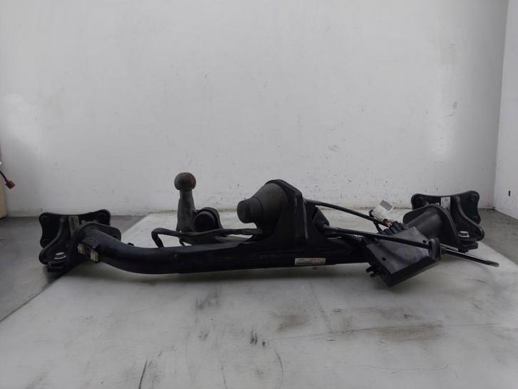 TREKHAAK Mercedes-Benz B (W246) (|A2463100300|A2463100200|), Auto-onderdelen, Ophanging en Onderstel, Mercedes-Benz, Gebruikt