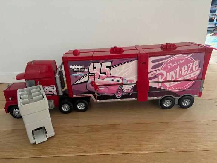 Cars Mega Mack transformeerbare auto, Kinderen en Baby's, Speelgoed |Speelgoedvoertuigen, Gebruikt, Ophalen