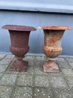 2 Gietijzere tuinvazen hoogte 34 cm, Enlèvement, Utilisé