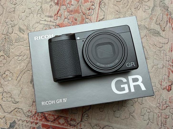 Nieuw! Ricoh GR IV Digitale Point & Shoot Camera GRIV 4 2025, Audio, Tv en Foto, Fotocamera's Digitaal, Nieuw, Compact, Ophalen of Verzenden