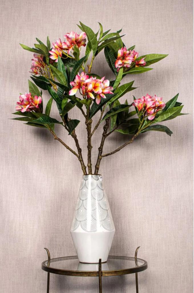 NIEUWE LUXE KUNSTBLOEM Plumeria 110 cm hoge tak – bloem PTMD, Huis en Inrichting, Woonaccessoires | Kunstplanten en Kunstbloemen