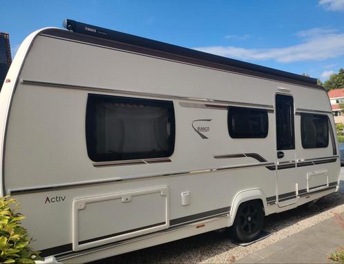 Fendt Bianco Activ 515 SGE (2022) in topstaat, Caravans en Kamperen, Caravans, Particulier, Fendt, Mover, Reservewiel, Serviceluik