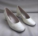 Crèmekleurige pumps Martinez Valerio maat 38,5, Pumps, Beige, Martinez Valerio, Ophalen of Verzenden