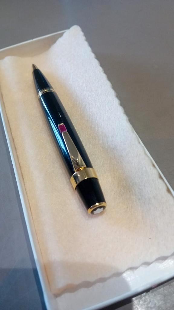 Montblanc pen, Boheme Rouge, rode robijn. Features luxe, Verzamelen, Pennenverzamelingen, Zo goed als nieuw, Ophalen