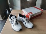 chaussures indoor New Balance 43 neuves, Ophalen of Verzenden, Nieuw, Schoenen