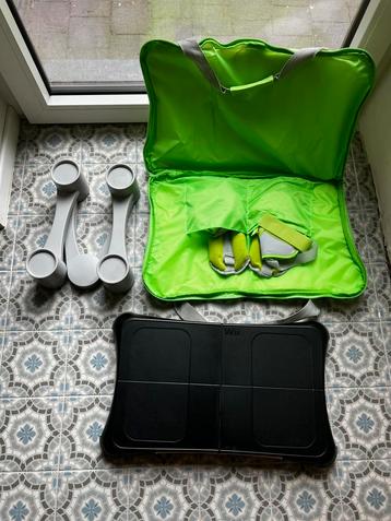Wii balance board + accessoires beschikbaar voor biedingen