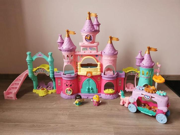 Vtech Vrolijke Vriendjes Magisch kasteel + koets, Kinderen en Baby's, Speelgoed | Vtech, Zo goed als nieuw, 2 tot 4 jaar, Ophalen