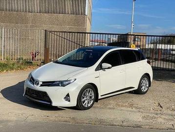 Toyota Auris 1.8i HSD Premium CVT