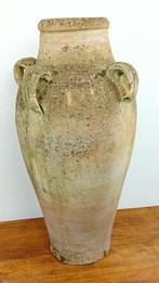 Très grand vase de jardin patiné ou amphore de 76 cm., Enlèvement