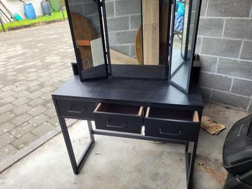 Dressoir bureau make up tafel voor 50 euro beschikbaar voor biedingen