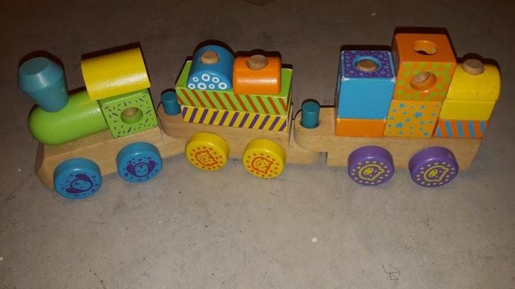 Train en bois avec blocs empilables, Enfants & Bébés, Jouets | Jouets en bois, Utilisé, Jouet à Pousser ou Tirer, Enlèvement ou Envoi