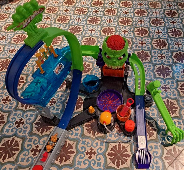 Circuit Hotwheels color shifter., Enfants & Bébés, Jouets | Circuits, Utilisé, Circuit, Hot Wheels, Avec looping, Enlèvement