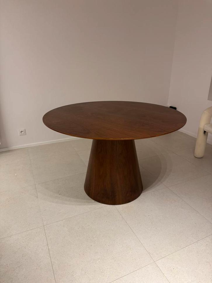 Table à manger en bois de noyer/manguier Pied design de luxe, Maison & Meubles, Accessoires pour la Maison | Étagères, Neuf, Enlèvement