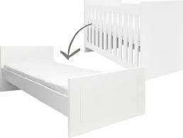Croissance de la chambre des enfants, Enlèvement, Commode