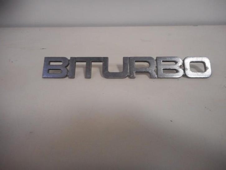 EMBLEEM Maserati Biturbo (01-1981/12-1995), Auto-onderdelen, Overige Auto-onderdelen, Maserati, Gebruikt
